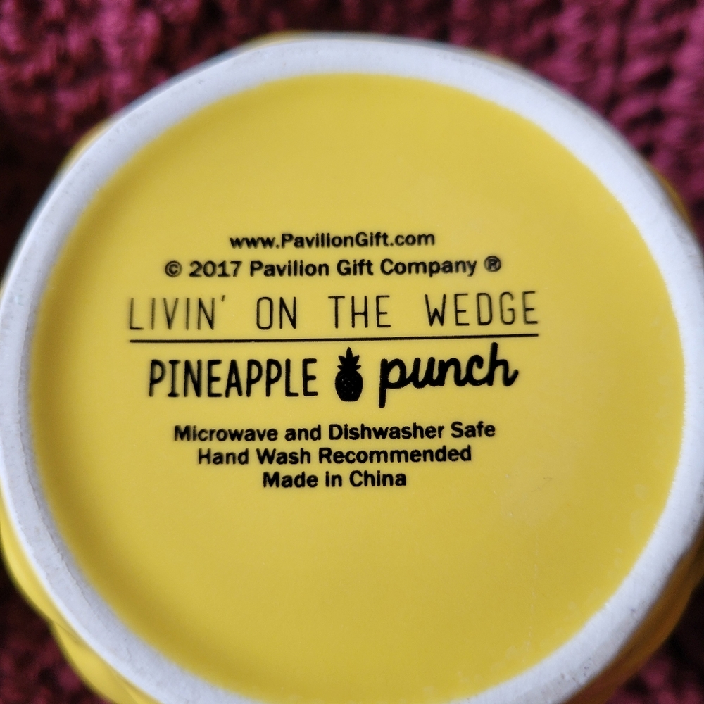 Pineapple 🍍 mug - Picture 4 of 4